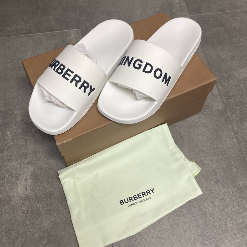 BNIB Authentic Burberry Furley Kingdom Slides